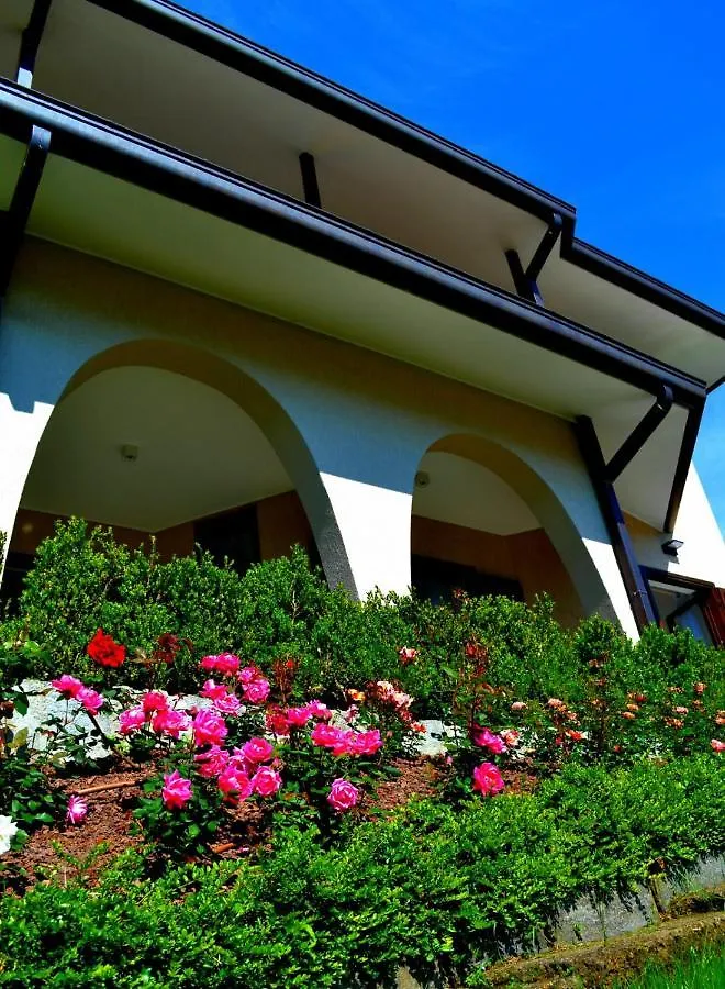 Le Grigne Guesthouse - The Garden Oliveto Lario Италия