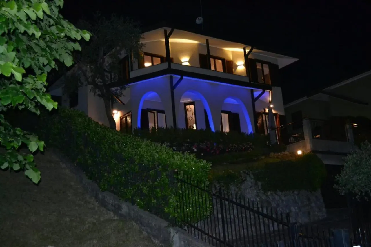 Le Grigne Guesthouse - The Garden Oliveto Lario 0*,  Италия