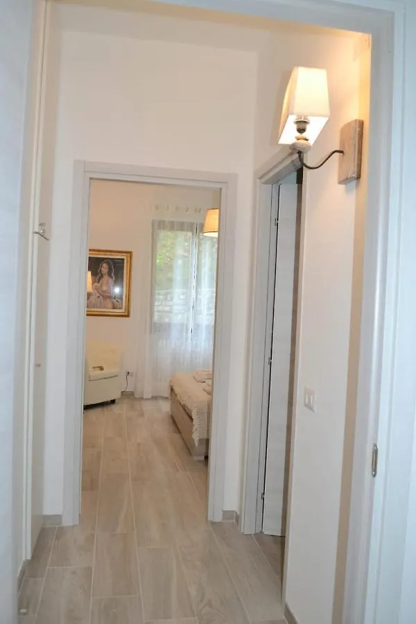 Le Grigne Guesthouse - The Garden Oliveto Lario 0*,  Италия