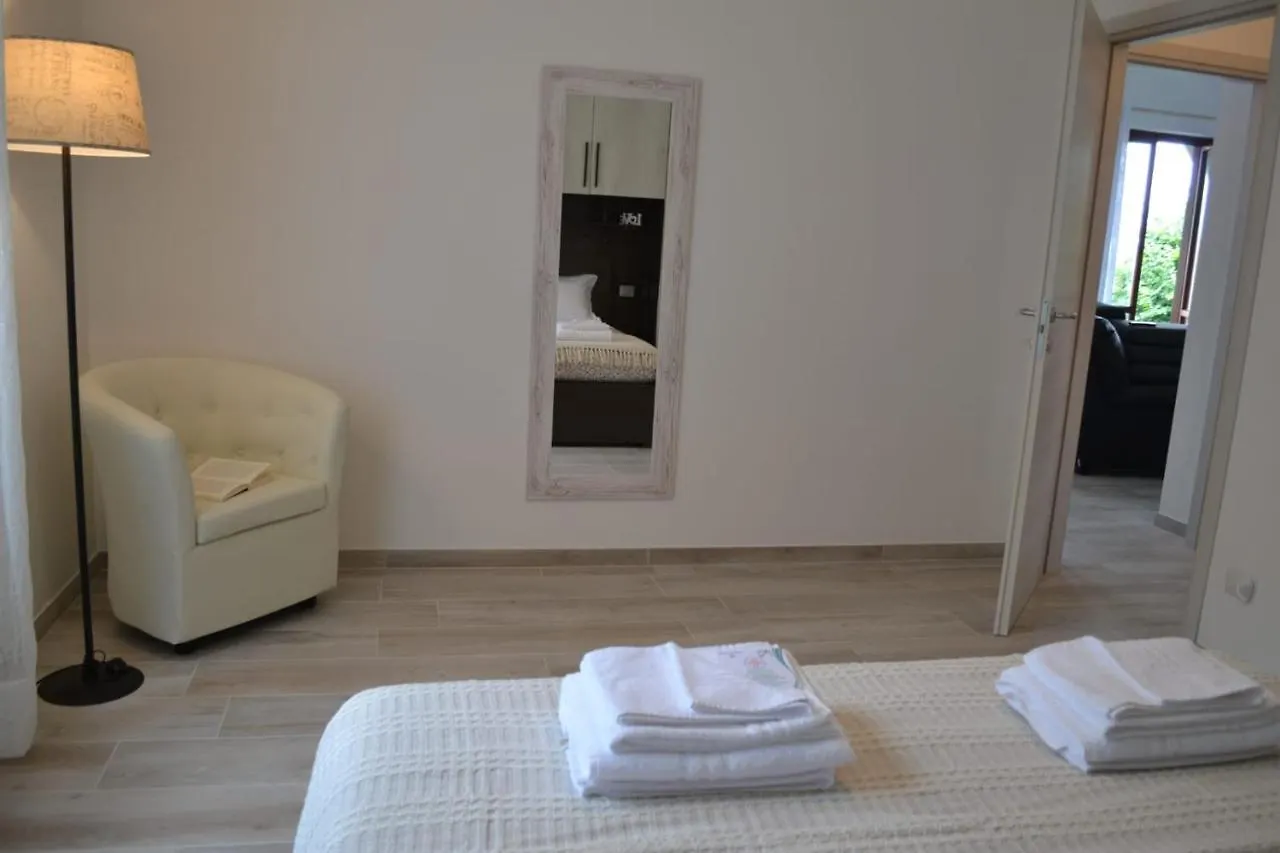 Апартаменты Le Grigne Guesthouse - The Garden Oliveto Lario Италия