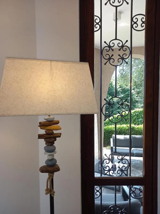 Апартаменты Le Grigne Guesthouse - The Garden Oliveto Lario